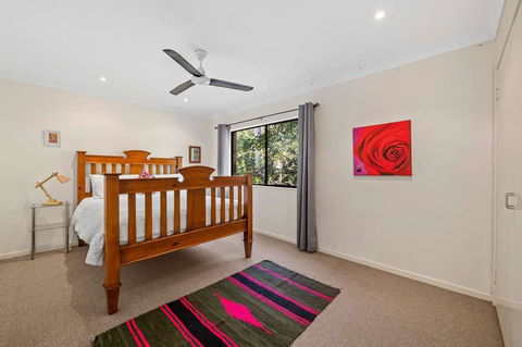 CALOUNDRA Stay - eAccommodation 0