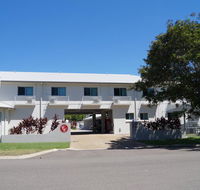 Castle Crest Motel - eAccommodation