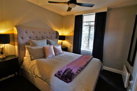 City Life Apartment-full Kitchen & Separate Bedroom - eAccommodation 3