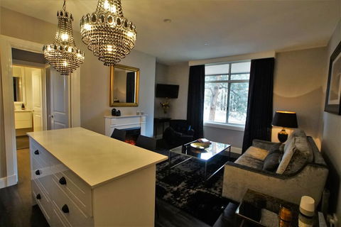City Life Apartment-full Kitchen & Separate Bedroom - eAccommodation 0