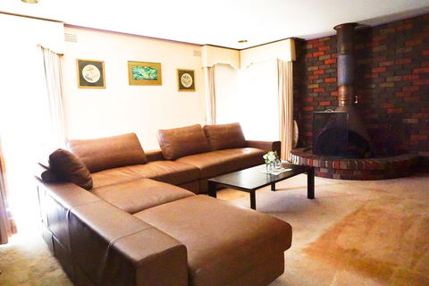 Classic Double Brick Garden House - eAccommodation 2