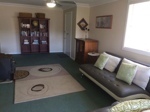 Cockatoo Corner - Armidale - eAccommodation 3