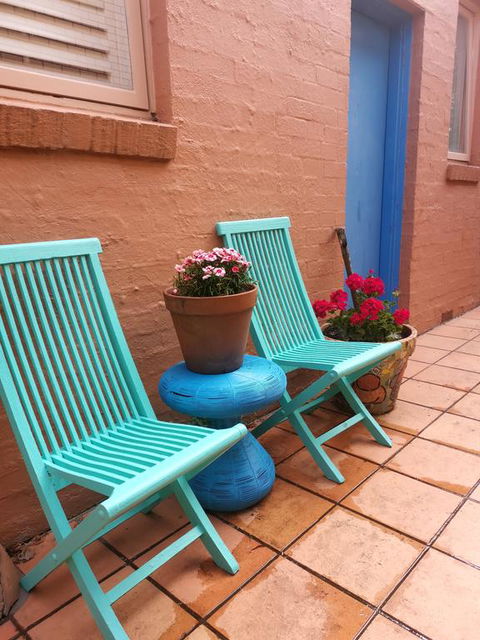 Colourful Creative Artist House Glen Waverley - eAccommodation 3