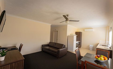 Comfort Inn And Suites Robertson Gardens - eAccommodation 1