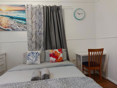 Comfortable Guest Room Closes To Emerald CBD - eAccommodation 0