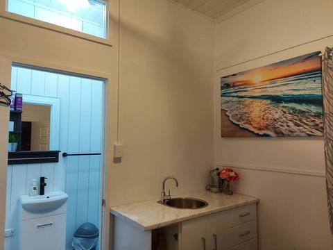 Comfortable Guest Room Closes To Emerald CBD - eAccommodation 2