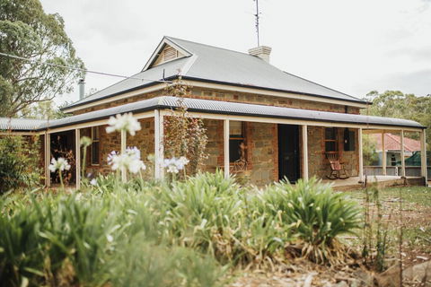 Cooke Cottage - eAccommodation 0