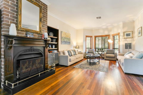 Coolabah - eAccommodation 0