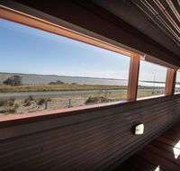Coorong Aurora - breathtaking waterfront escape - eAccommodation