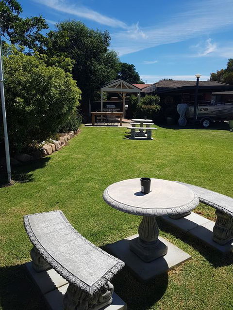 Coorrabin Motor Inn - eAccommodation 1