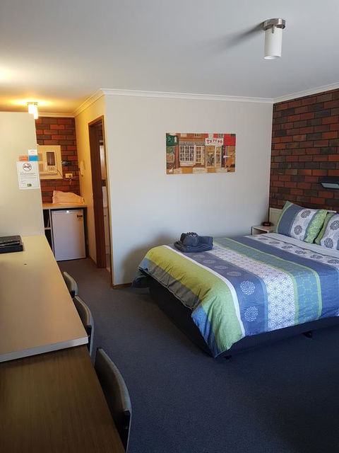Coorrabin Motor Inn - eAccommodation 0