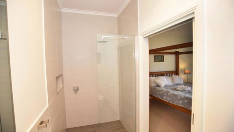 Country Lane Cottage - eAccommodation 3