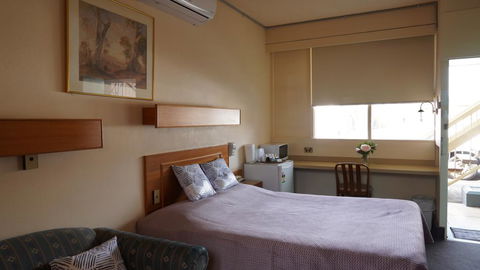 Country Motor Inn - eAccommodation 1