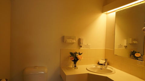Country Motor Inn - eAccommodation 0