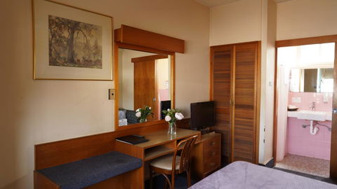Country Motor Inn - eAccommodation 2