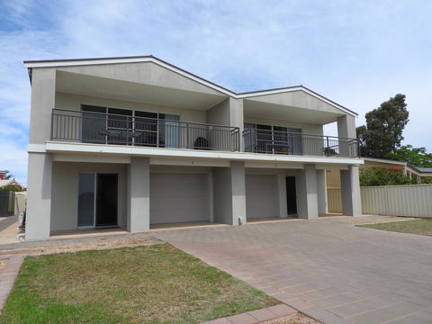 Cowell Holiday Accommodation With Harbour Views - eAccommodation 0