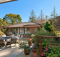Craigdarroch Courtyard Cottage 22 Bartle Road - eAccommodation