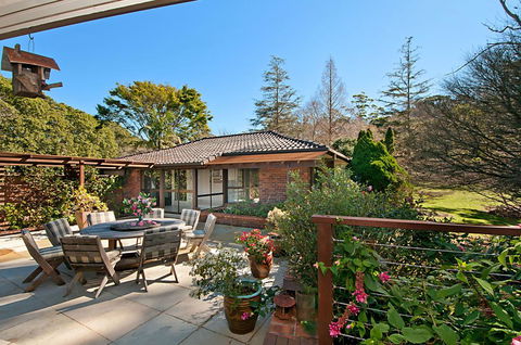 Craigdarroch Courtyard Cottage, 22 Bartle Road - eAccommodation 0