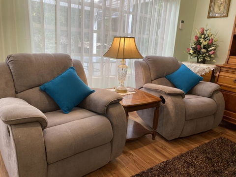 Curtis Falls Studio-Apartment - eAccommodation 1