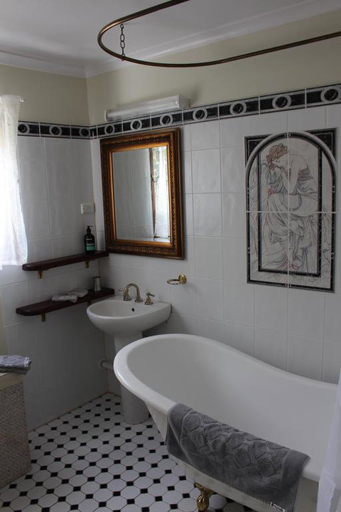 Dancing Waters Cottage - eAccommodation 3