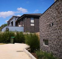 Delicate and Peaceful Bundoora Townhouse 11 - eAccommodation