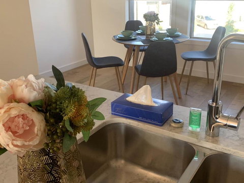 Delicate And Peaceful Bundoora Townhouse 12-R2 - eAccommodation 2
