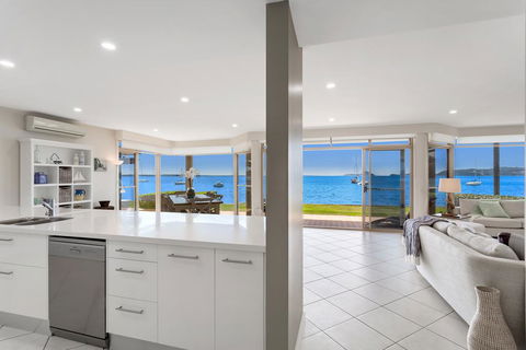 Delphini 1 - Salamander Bay - eAccommodation 3