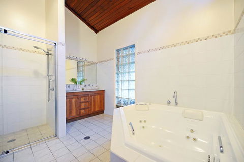 Diggers Beach Surf House - eAccommodation 2