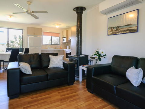 Dom's Place - eAccommodation 0
