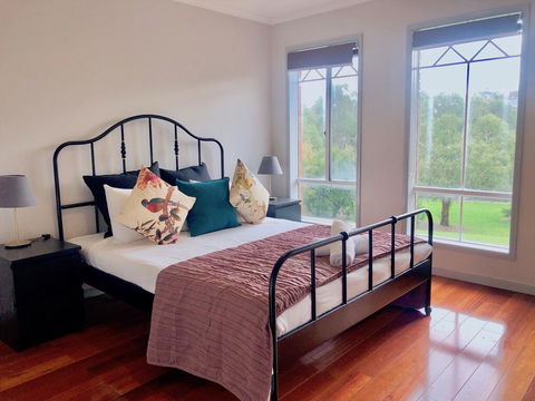 Elegant Glen House 4B5B ParkFront - eAccommodation 1