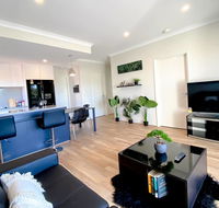 Elegantly Appointed BRAND NEW Luxurious Apartment - eAccommodation