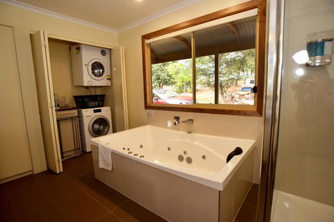 Ellimata Holiday Cottage - eAccommodation 2