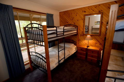 Ellimata Holiday Cottage - eAccommodation 3
