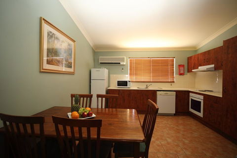 Emerald Explorers Inn - eAccommodation 3