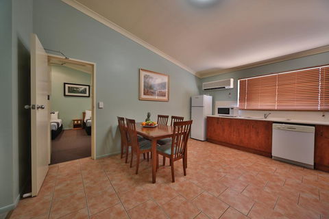 Emerald Explorers Inn - eAccommodation 1