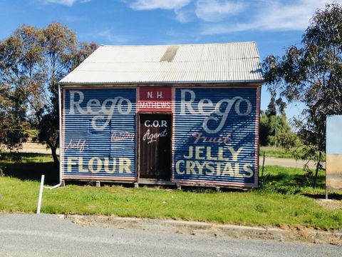 Eureka Hotel / Rainbow Brewery - eAccommodation 2