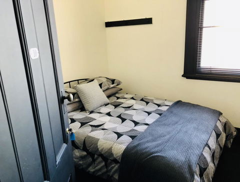 Eureka Hotel / Rainbow Brewery - eAccommodation 3