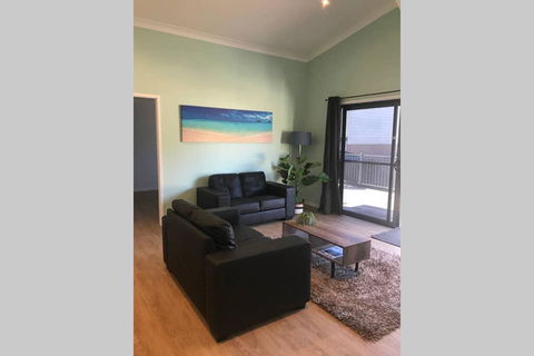 FAIRVIEW COTTAGE 25B - Waterfront Accommodation - eAccommodation 1