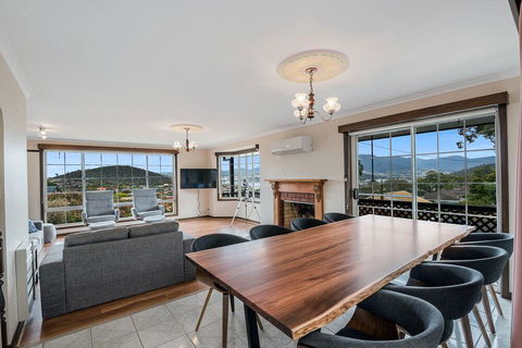 FAMILY With Children Of All Ages - Water/Bridge View - eAccommodation 1