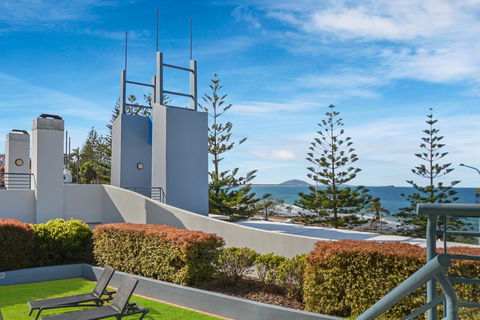 FAVOURITE GET-AWAY ON THE BEACHFRONT - eAccommodation 3