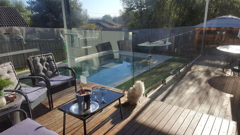 Frankston Hilltop Retreat - eAccommodation 2