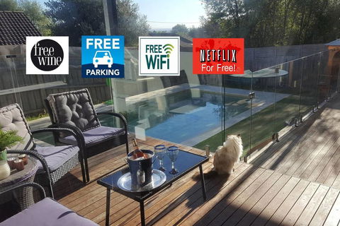 Frankston Hilltop Retreat - eAccommodation 0