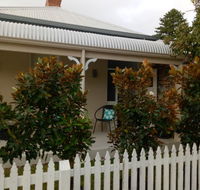 FUNKY COTTAGE - eAccommodation
