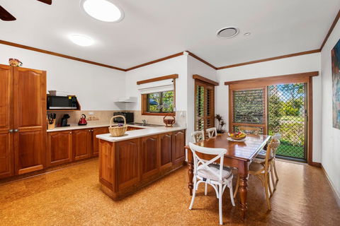 Getaway Haven In The Noosa Surrounds - eAccommodation 2