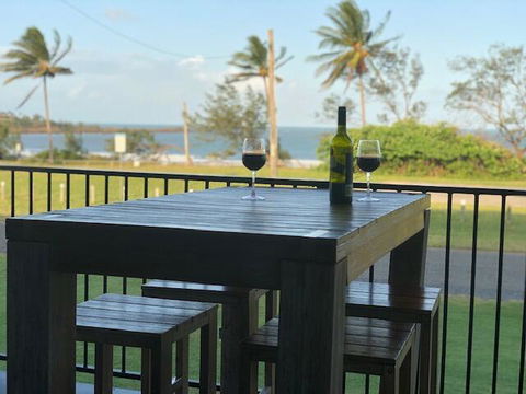 Grasstree Beachfront Shacks - eAccommodation 0