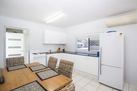 Grasstree Beachfront Shacks - eAccommodation 1