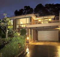 Great Views/Location 5 bedrooms in Glen Waverley - eAccommodation
