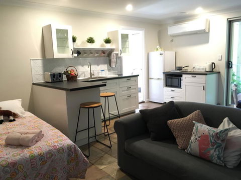 Gumleaf Manor Farmstay - eAccommodation 2
