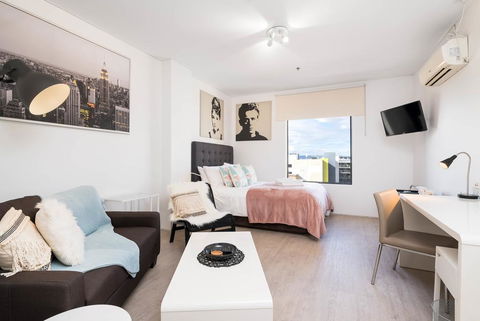 High In The Sky Executive - eAccommodation 2