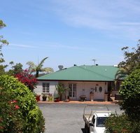 Hilltop on Tamborine - eAccommodation